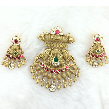 22K Gold Antique Jadtar Pendant Set by Ranka Jewellers